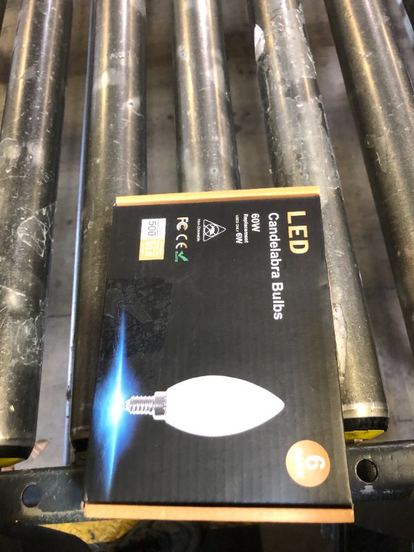 Photo 1 of hansang LED Candelabra Bulbs 6 Watt (60 Watt Equivalent),Daylight 5000K,600lm RA>83,Candle Bulb Base E12 for Chandelier B11 Ceiling Fan Bulb Non-Dimmable (6 Pack)