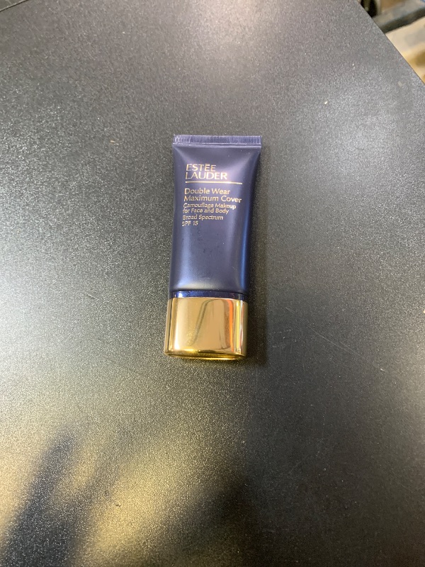 Photo 1 of Estée Lauder Double Wear 24-Hour Maximum Cover Camouflage Foundation for Face and Body SPF 15 | Full Coverage | Covers Scars & Tattoos, 1.0 Fl Oz, 2N1 Desert Beige