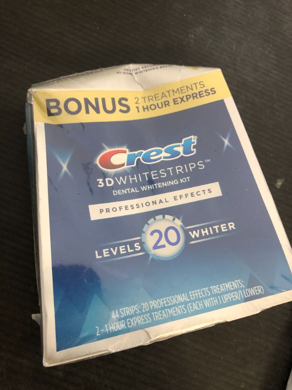 Photo 1 of Crest 3D Whitestrips Professional Effects – Teeth Whitening Kit, 22 Treatments (20 + 2 Bonus), Each with 1 Upper/1Lower, 44 Strips – Crest 3DWhite Teeth Whitening Strips