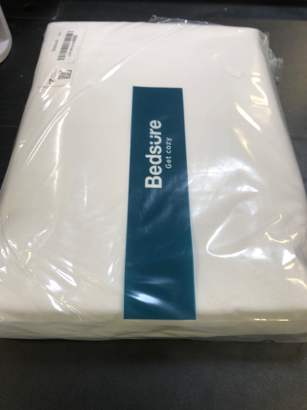 Photo 1 of Bedsure Silky Cooling Duvet Cover Queen Size - Lightweight 100% Rayon Derived from Bamboo Comforter Cover Set for Hot Sleepers, Breathable & Moisture-Wicking Bedding Set, Pure White