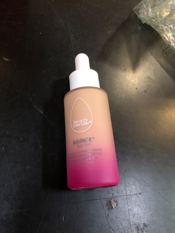 Photo 1 of Beauty Blender  BOUNCE Skin Tint in Light 5