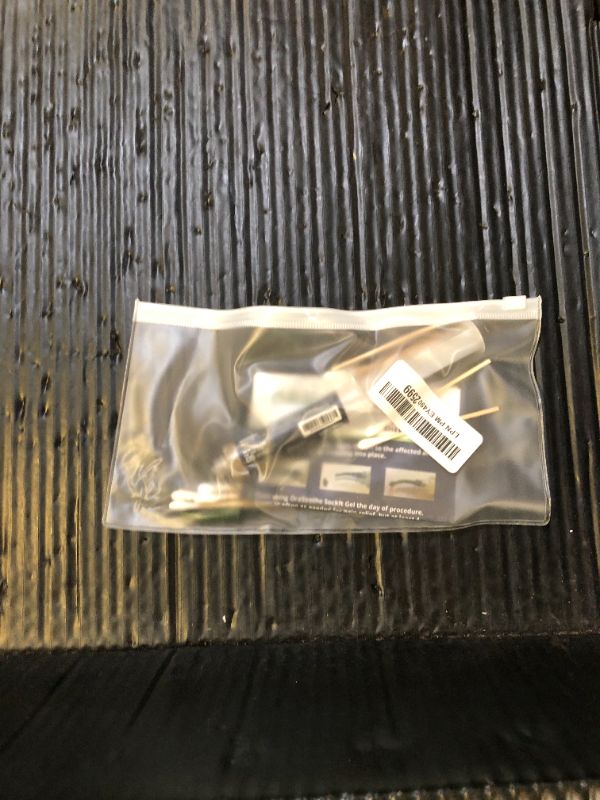 Photo 1 of Orasoothe SOCKIT Gel 10g Syringe with 10 Chevaux Brand Applicator Sticks (1 Syringe, 10 Applicators)