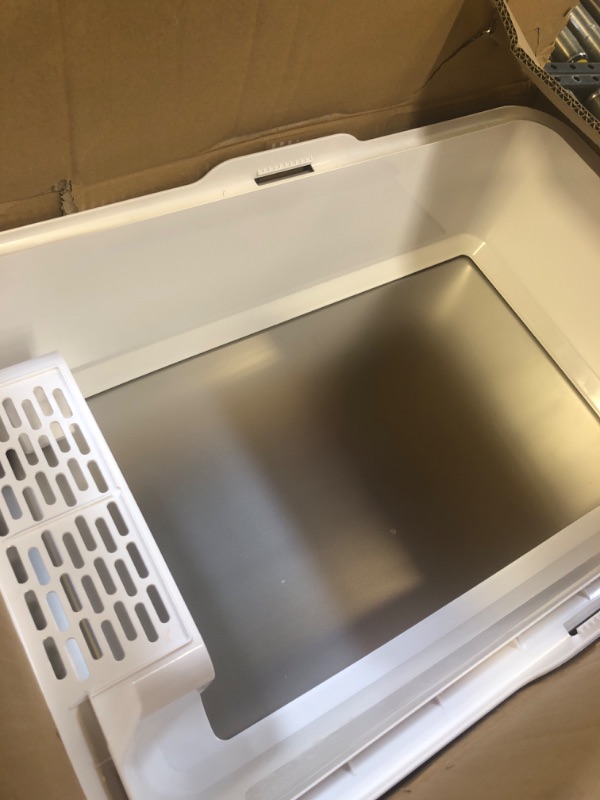 Photo 1 of WoofiGo Stainless Steel Cat Litter Box with Lid, XL Metal Litter Box for Big Cats, Extra Large Litter Box with High Sides, Never Absorbs Odors, Non-Sticky, Easy Clean, Anti-Urine Leakage, with Scoop