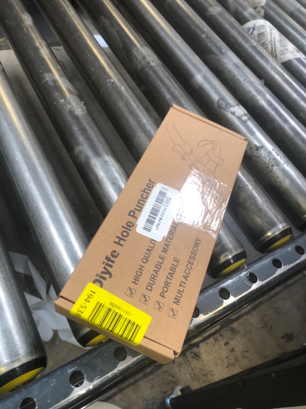 Photo 1 of Diyifw Hole puncher 