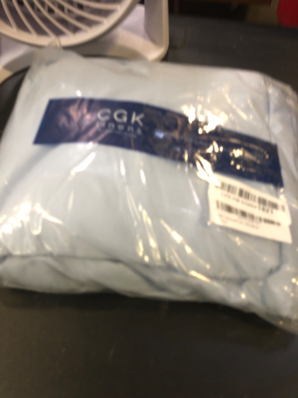 Photo 1 of Twin Size 3 Piece Sheet Set - Comfy Breathable & Cooling Bed Sheets Set - Hotel Luxury Bedding for Women, Men, Kids, Teens, Boys & Girls - Deep Pockets, Ultra-Soft, Wrinkle Free - Oeko-Tex - Sky Blue