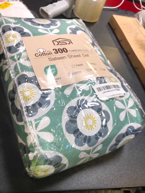 Photo 1 of JSD Green Floral Cotton Sheet Set King, 300 Thread Count Printed Sateen Sheets, Soft Breathable Cooling Bed Sheets Deep Pocket