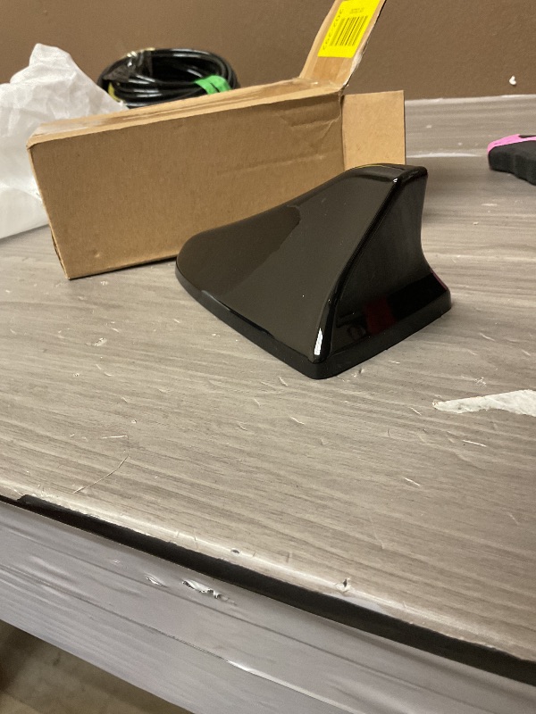 Photo 1 of Bracingo Shark Fin Antenna Cover fit for Hyundai Sonata 2015-2019,Car Roof Aerial Caps for Kia Optima 2014-2020,for Elantra Sedan 2011-2016,for Genesis Sedan G80 2015-2017,96219 D5000EBQK (NOT Sport)