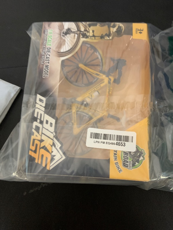 Photo 1 of 1:10 Scale Die-Cast Alloy Mini Mountain Bike Bicycle Model Toy Desktop Decoration Crafts for Cycling Lovers Bike Racers Athletes Children Boys and Girls (Yellow)