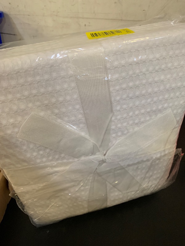 Photo 1 of 100% Cotton Blanket for Twin Size Bed - White Waffle Weave Lightweight Summer BedBlanket - 90x66in Prewashed Breathable, Woven, Layering Blanket (Twin, White)