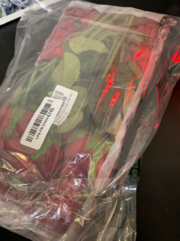 Photo 1 of Tifuly 12pcs Red Roses Artificial Flowers,Realistic Long Stem Fake Silk Roses Bouquet for Party Home Wedding Centerpiece Office DIY Decor?Burgundy?