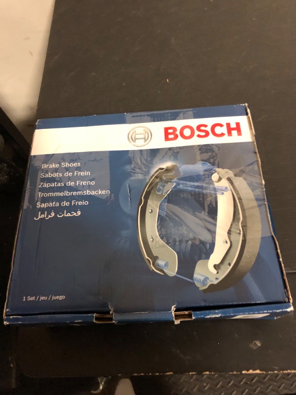 Photo 1 of BOSCH BS856 Blue Parking Brake Shoe Set - Compatible With Select Honda Odyssey