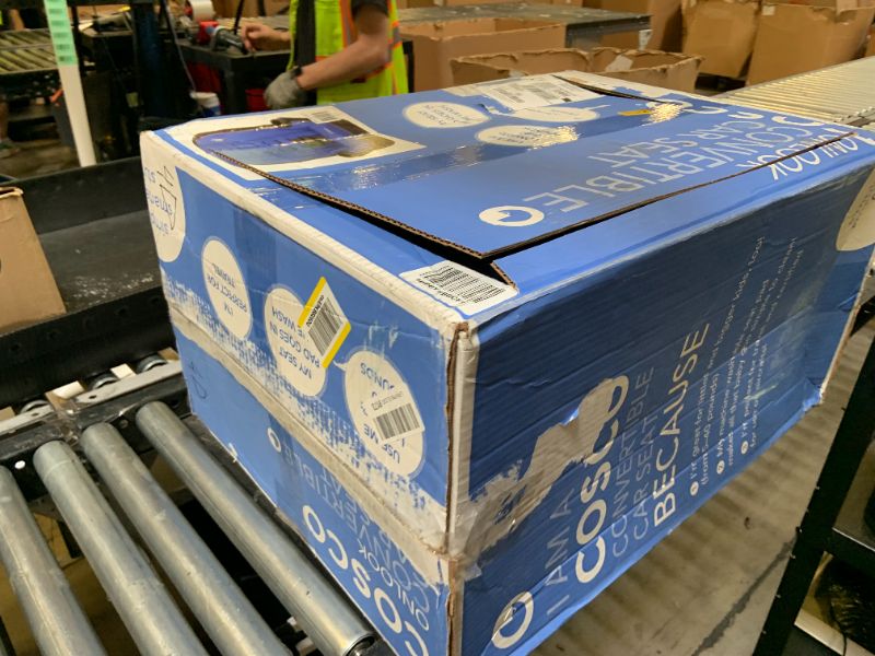 Photo 1 of Cosco Onlook 2-in-1 Convertible Car Seat, Rear-Facing 5-40 pounds and Forward-Facing 22-40 pounds and up to 43 inches, Vibrant Blue
