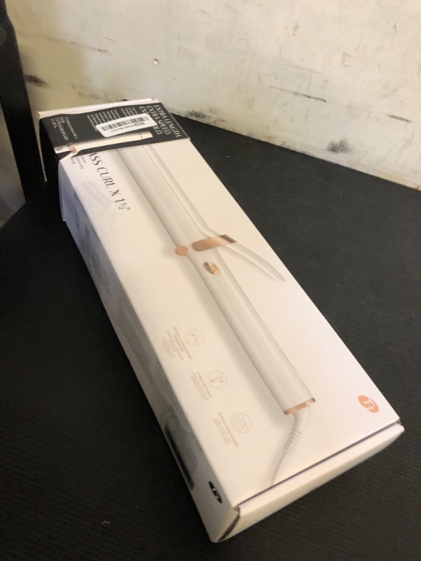 Photo 1 of T3 SinglePass Curl X Extra-Long Barrel Curling Iron with 9 Heat Settings and Ceramic Barrel for Fast Styling and Lasting Results on All Hair Types