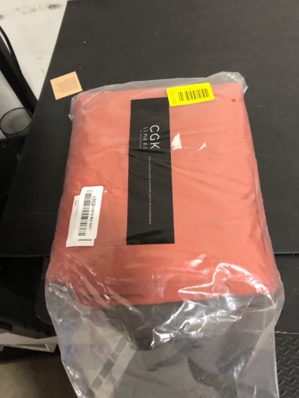 Photo 1 of Queen Size 4 Piece Sheet Set - Comfy Breathable & Cooling Bed Sheets Set - Hotel Luxury Bedding for Women, Men, Kids, Teens, Boys & Girls - Deep Pockets, Soft and Wrinkle Free - Oeko-Tex - Terracotta