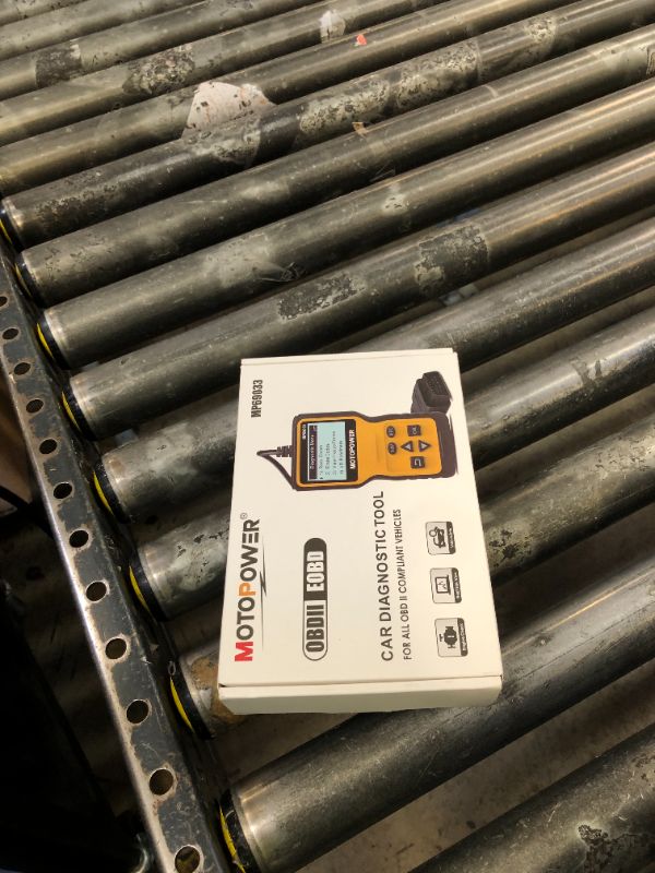 Photo 1 of MOTOPOWER MP69033 Car OBD2 Scanner Code Reader Engine Fault Scanner CAN Diagnostic Scan Tool for All OBD II Protocol Cars Since 1996, Yellow