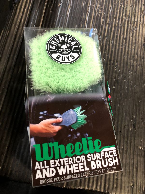 Photo 1 of Chemical Guys ACCG08 Wheelie All Exterior Surface and Wheel Brush (Safe for Cars, Trucks, SUVs, RVs, Motorcycles, & More) Green