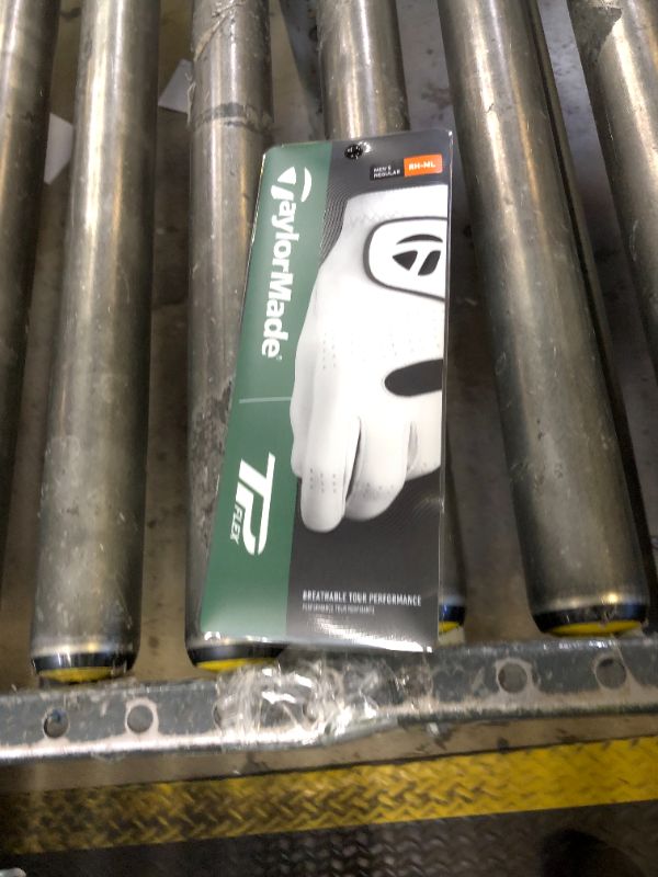 Photo 1 of TaylorMade Golf 2025 Tour Preferred Flex Glove Righthand Medium/Large