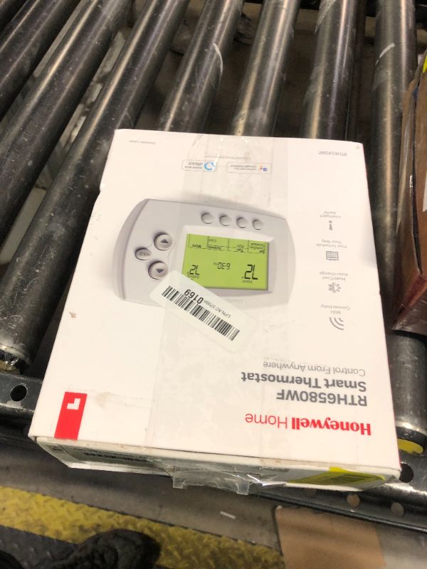 Photo 1 of Honeywell Home RTH6580WF Wi-Fi 7-Day Programmable Thermostat, White