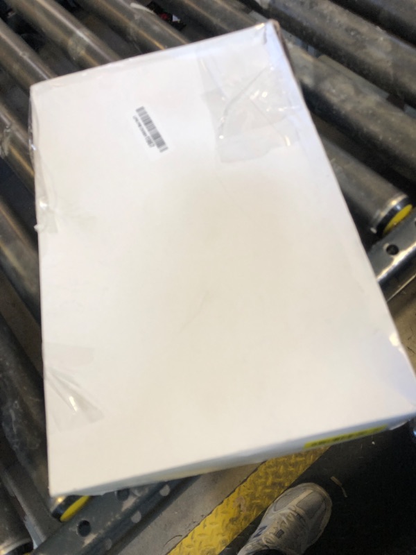 Photo 1 of Pendaflex 17186 Pressboard Folders, 2 Fasteners, 2" Expansion, 1/3 Tab, Legal, Green (Box of 25)