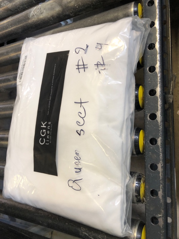 Photo 1 of Extra Deep Queen Fitted Sheet - Hotel Luxury Single Fitted Sheet Only - Easily Fits 18 inch to 24 inch Mattress - Ultra Soft, Wrinkle Free w/Extra Deep Pockets - Easy-Care, Breathable & Comfy - White