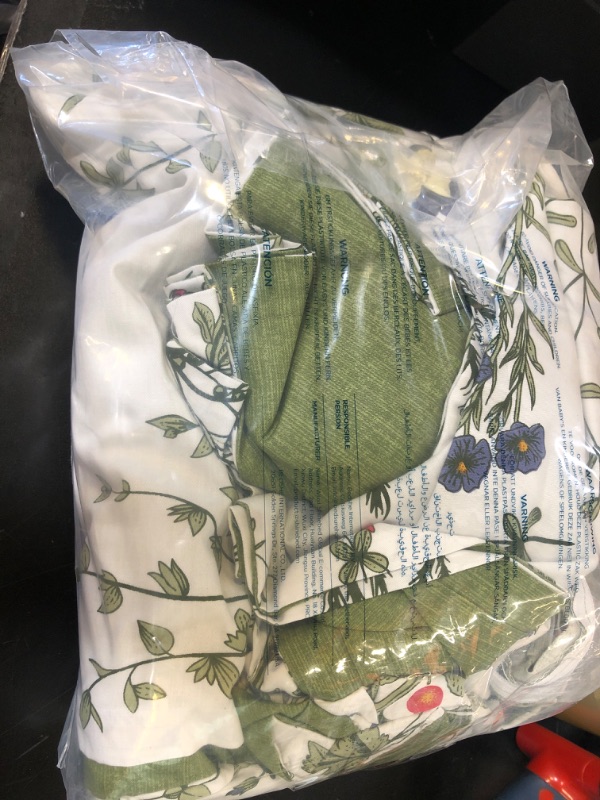 Photo 1 of Bedsure Duvet Cover Queen Size - 100% Cotton Reversible Floral Queen Duvet Cover Set with Zipper Closure, 3 Pieces Soft & Breathable Green Bedding Set with 2 Pillow Shams 20"x26"