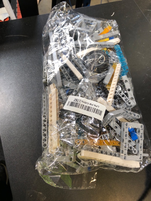 Photo 1 of SEEMEY 405 pcs Pullback-Motor-Bulk-Parts Set Compatible with Technic, Connector-Panel-Plate Modified-Frame liftarm-Bent-Thick-Smooth-Bush Axle-Pin-Connector Angled(Random Colors)