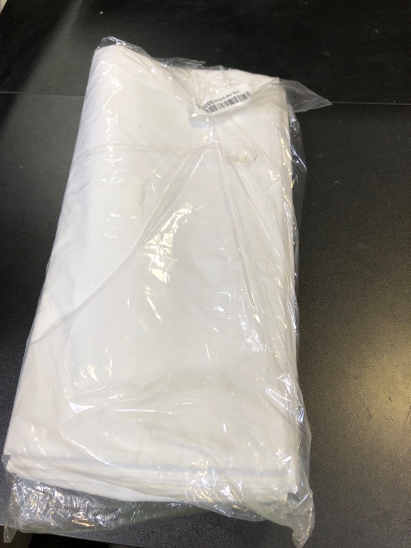 Photo 1 of white unknown size sheets