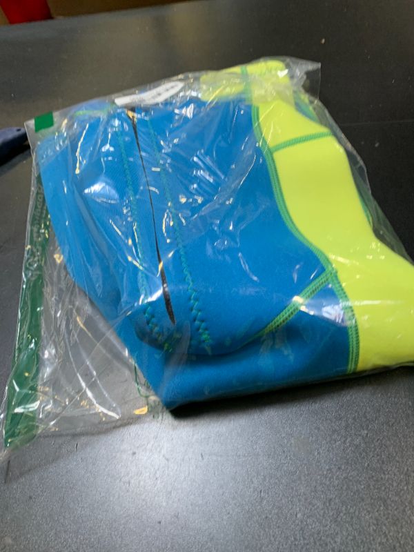 Photo 1 of Hevto Wetsuits Kids Child Boy Girl Youth Toddler 2mm Neoprene Full Wet Suits Keep Warm Front Zip for Surfing Swimming Diving (K1-Green, 8 Slim)