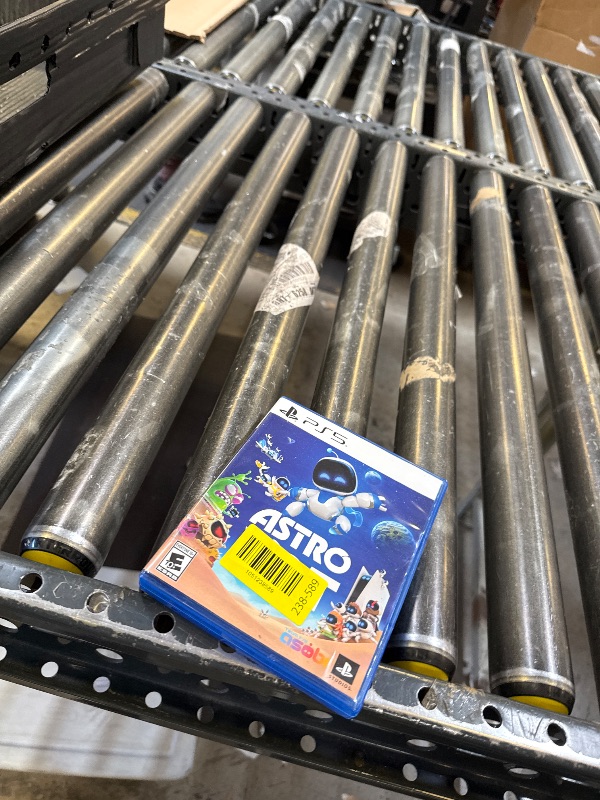 Photo 1 of Astro Bot PS5