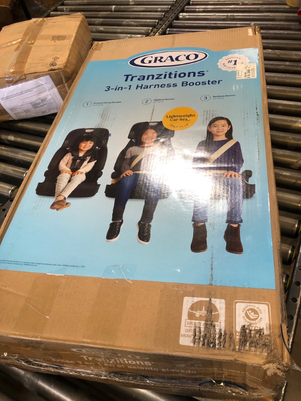 Photo 1 of Graco Tranzitions 3-in-1 Harness Booster Car Seat, Forward Facing Car Seat, Highback, to Backless Booster, Proof