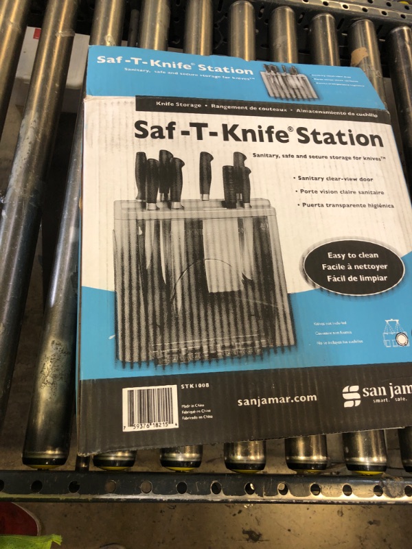Photo 1 of San Jamar Saf-T-Knife Station, Knife Holder for Commercial Kitchen and Restaurant, Plastic, 15 x 4.25 Inches, Gray