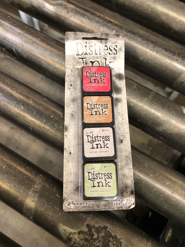 Photo 1 of Ranger Distress Mini Ink Kit, 11 (TDPK-40415)