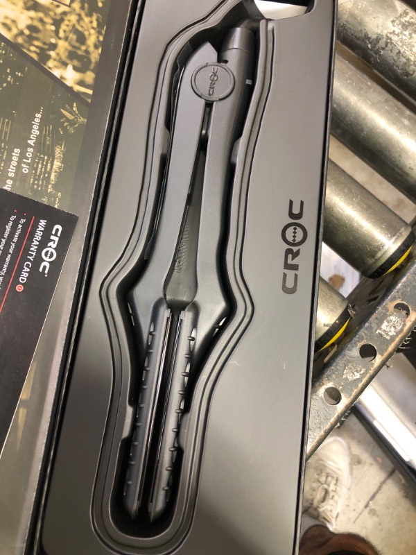 Photo 1 of CROC Led Black Titanium Flat Iron 1 Inch