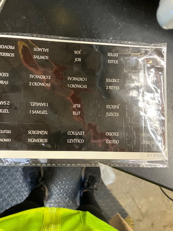 Photo 1 of Spanish Laminated Bible Tabs, pestañas para biblia en español, Reposition Large Print Stickers, Easy to Read and Apply Bible Tabs for Women and Man (Spanish Black)