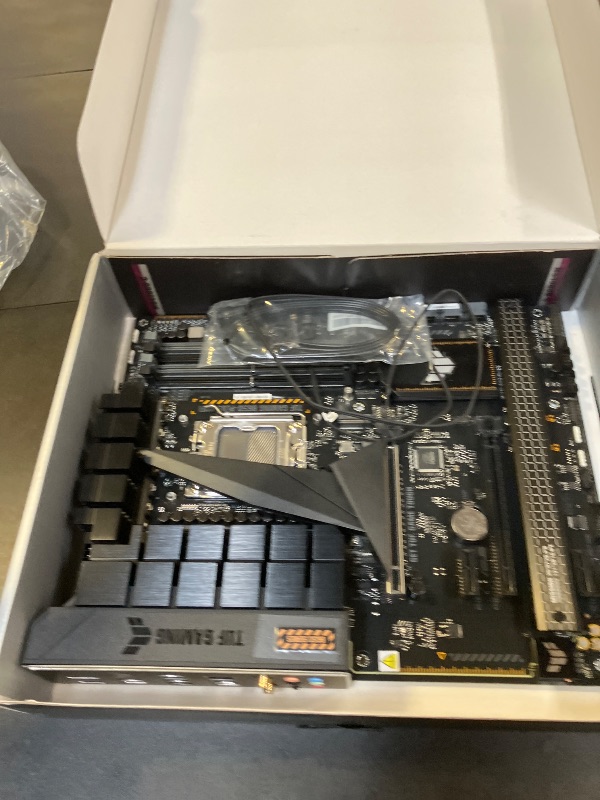 Photo 1 of ASUS TUF GAMING B650-PLUS WIFI AMD B650 AM5 Ryzen™ Desktop 9000 8000 and 7000 ATX motherboard, 14 power stages, PCIe® 5.0 M.2 , DDR5 memory, WiFi 6 and 2.5 Gb Ethernet, USB4® support Aura Sync