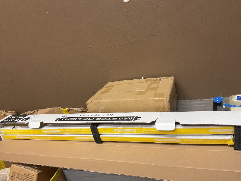 Photo 1 of F40CW (4 Pack) 4ft Fluorescent Tube Light Bulb 40W 40 Watt T12 Cool White 4100K 1.5 Diameter Replaces F40T12/CW F40T12 F40XL/SP41 F40/SPX41 F40/SP41/ECO F40SP41 F40CWX, F40 CW Supreme (4)
