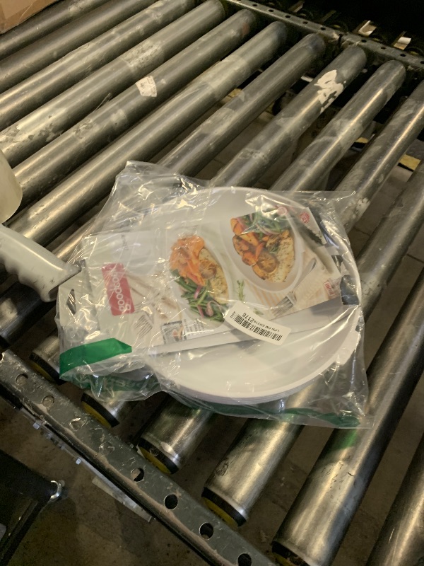 Photo 1 of GoodCook Everyday Microwave Plates set of 4