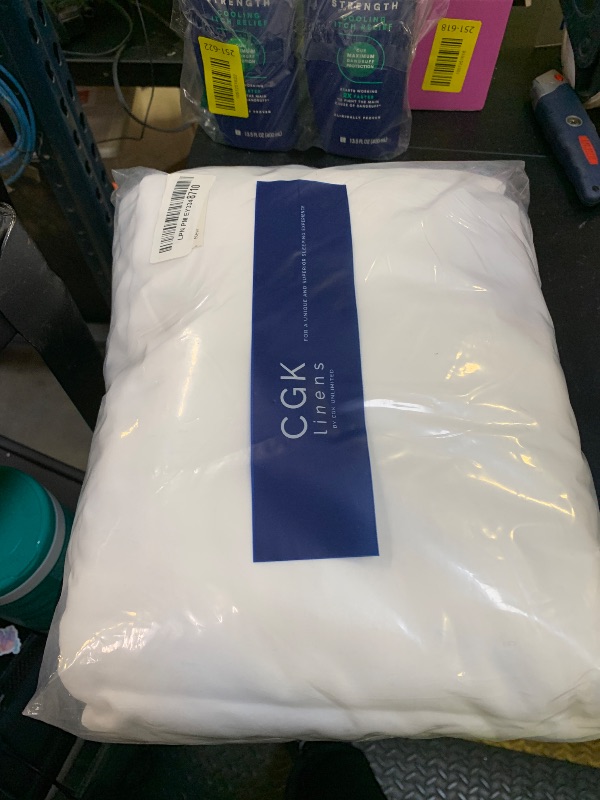 Photo 1 of Extra Deep Queen Sheet Set - 6 Piece Breathable and Cooling Sheets - Hotel Luxury Bed Sheets Set - Easy & Secure Fit - Soft, Wrinkle Free and Comfy Sheets Set - White Sheet Set with Extra Deep Pockets
