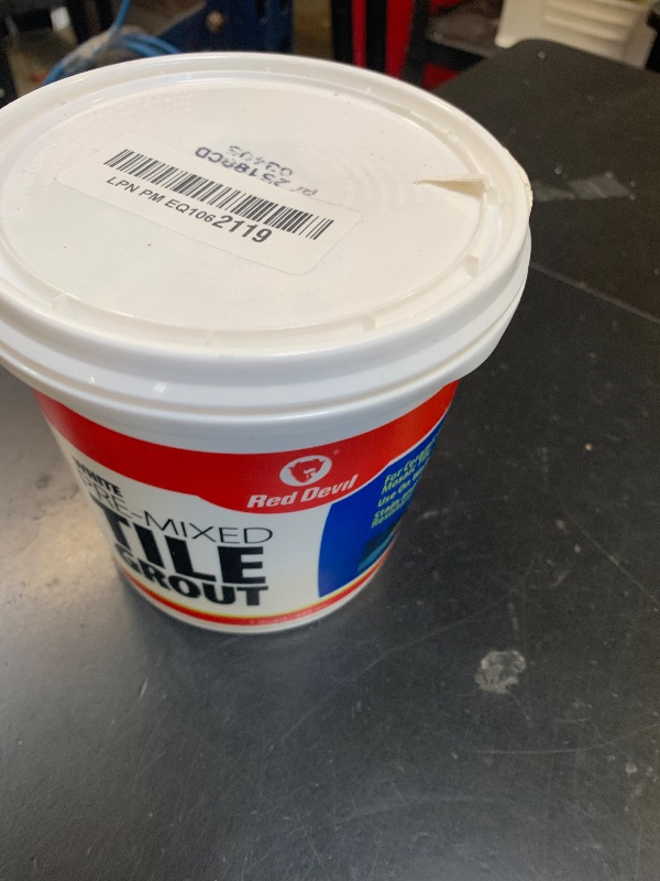Photo 1 of Red Devil 0424 Pre-Mixed Tile Grout - Professional Quality, Excellent Adhesion, Ideal for Wall & Floor Use - 1 Quart, White, Made in USA
