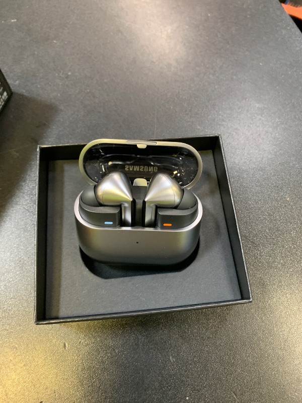 Photo 1 of Samsung Galaxy Buds 3 Pro AI True Wireless Bluetooth Earbuds, Noise Cancelling, Sound Optimization, Redesigned Comfort Fit, Silver [US Version, Amazon Exclusive, 2Yr Warranty]