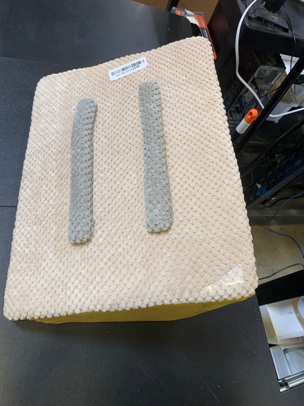 Photo 1 of 1pack Dog Stairs,Dog Ramp for Stairs Pet Steps with Non-Slip Mat and Anti-Slip Stickers Grippy Carpet Surface for Dog Paws for Any Staircase Pet Ramp for Small Dogs Cats Senior Pets Injured Dogs