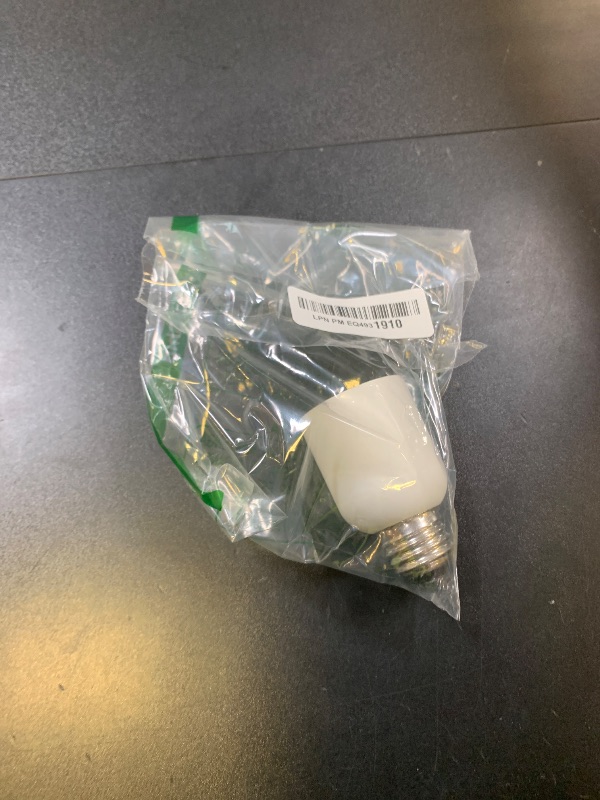 Photo 1 of E26/E27 Medium Edison Screw - E39/E40 Mogul Base Light Bulb Socket Lamp Enlarger Converter Adapter (1pcs/Pack)