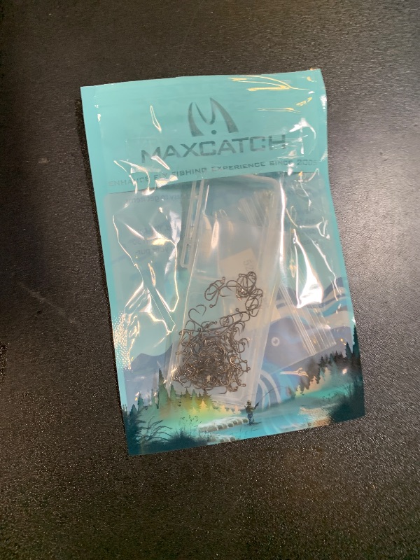 Photo 1 of Maxcatch 100pcs Barbless Fly Fishing Fly Tying Hooks Dry Nymph Wet Shrimp Jig Hook with Mini Box (Jig Fly Hook(Barbless), #18-100pcs)