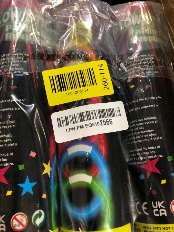 Photo 1 of TURNMEON 500 Pack Ultra Bright Glow Sticks Bulk Party Pack Glow In The Dark Party Supplies Glow Sticks Necklaces Bracelets with Connectors 8" Glow stick Light Up Toy Birthday Wedding Pool Halloween