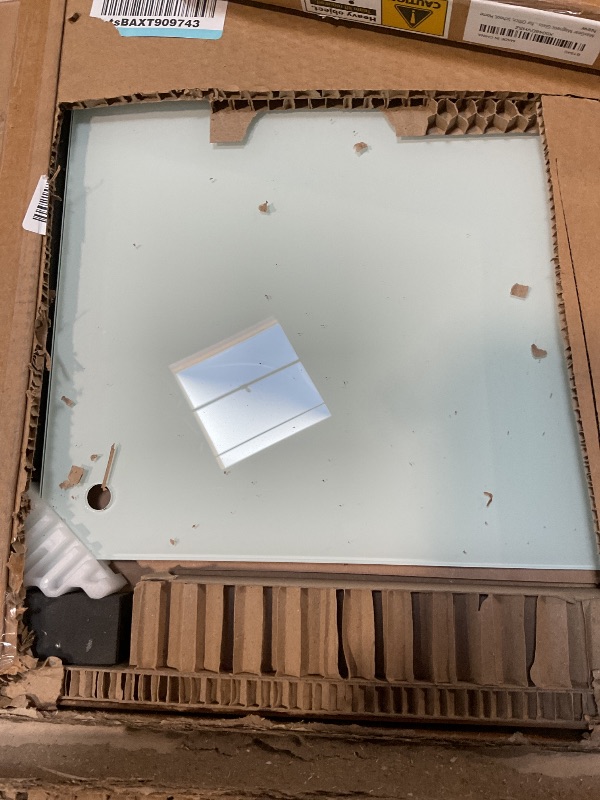 Photo 1 of ***MINOR SCRATCH ON ONE SIDE*** Magnetic Glass Whiteboard 96 x48 inches / weight 38.2kg