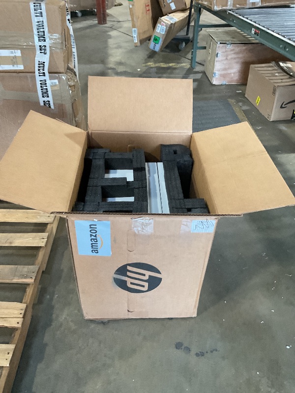 Photo 1 of *** FOR PARTS ONLY/ SMALL DISPLAY SCREEN SEVERELY DAMAGED CANNOT SEE **** HP Color LaserJet Enterprise M554dn Duplex Printer (7ZU81A)