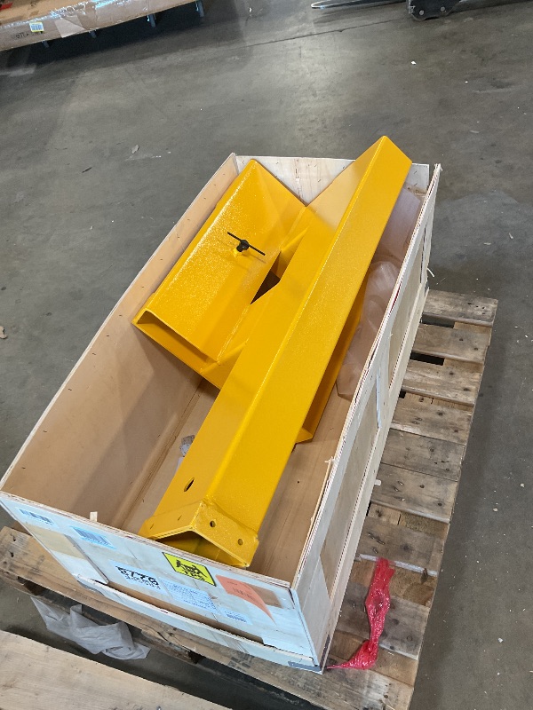 Photo 1 of **NO HOOKS OR BOOM refer to photo**YITAMOTOR Fork Mounted Telescoping Crane Jib Boom 5500lb Lift Capacity, Manual Telescopes 31in-79in for Warehouse or Factories