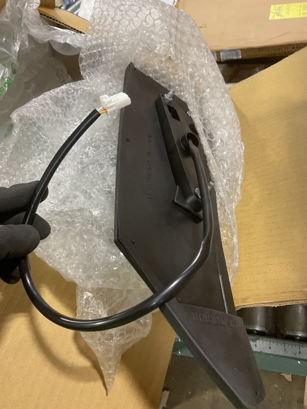 Photo 1 of **MINOR SCRATCH ON MIRROR**For Toyota Sienna 2015 16 17 18 19 2020 Door Mirror Driver Side | Power | Non-Heated | w/Spotter | Replacement For 87940-08140 | TO1320338