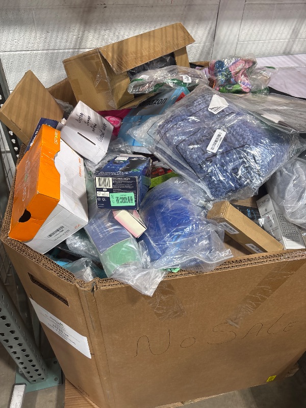 Photo 1 of *** NON REFUNDABLE *** **MUST BRING TRUCK TO PICK UP** TRASH/NON SELL PALLET