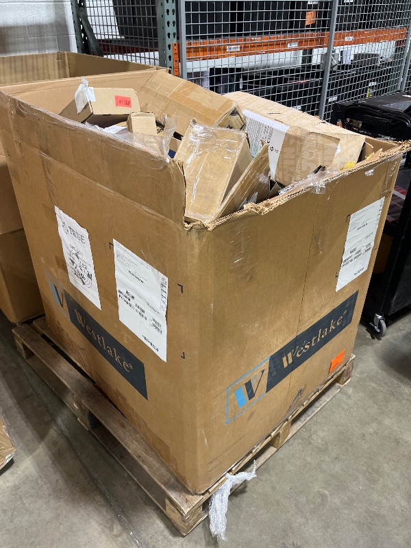 Photo 1 of *** NON REFUNDABLE *** TRASH/NON SELL PALLET
*MUST BRING TRUCK TO PICK UP*